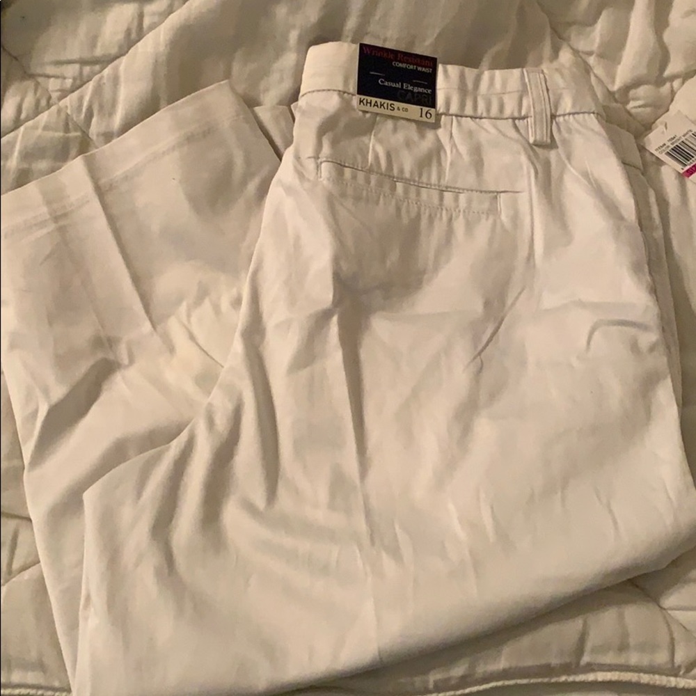NWT white capris